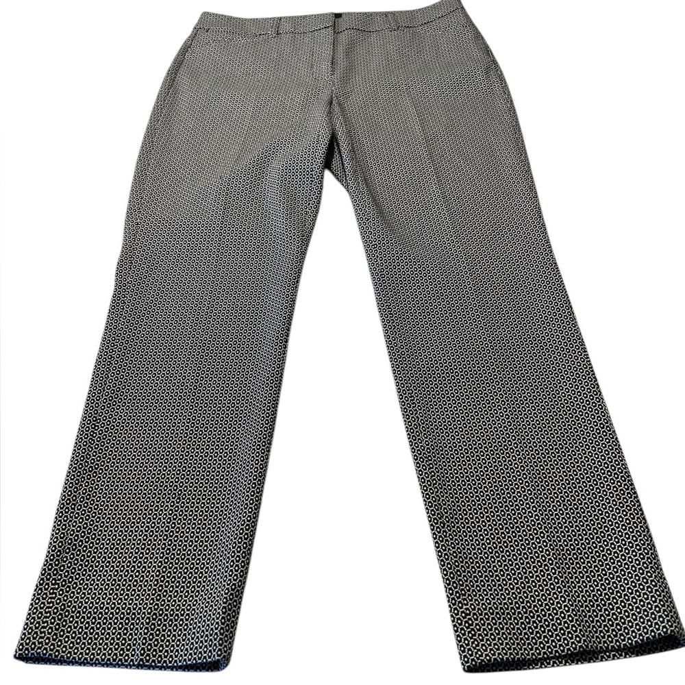 Exceptional White House Black Market pants in a black and white small design